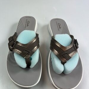 CLARKS WOMEN SANDAL BREEZE SEA PEWTER SYNTHETIC FLIP FLOP Size 10M